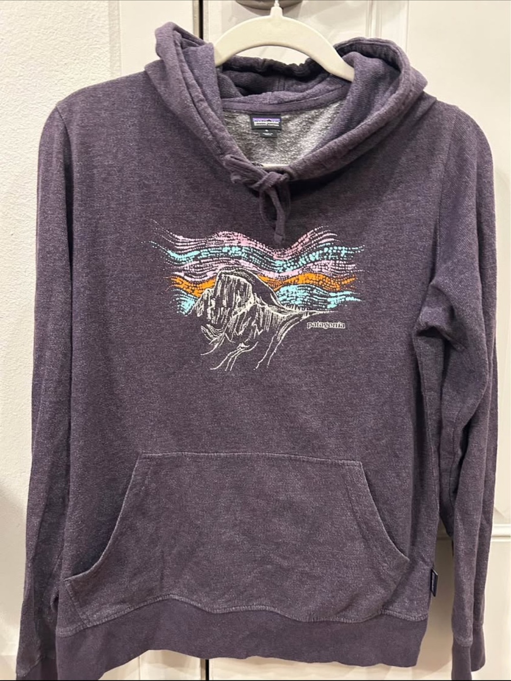 Patagonia Women’s Raindrop Peak Hoodie, Like new, Size Small